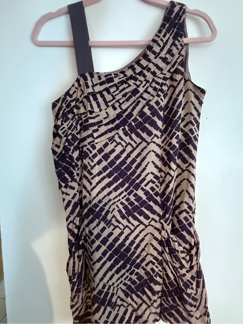 SZ Small / Asymmetric One-Shoulder Beige and Purple Printed Dress With pockets